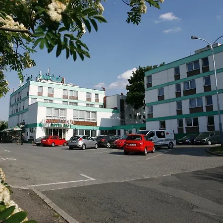 Отель Golf 4*